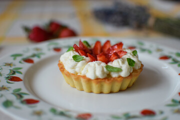 Strawberry Mini Tart With Mascarpone Filling And Almond Crust