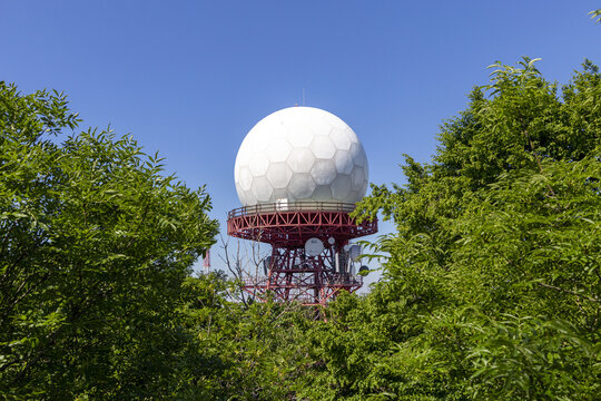 Radarstation im Kriegsgebiet