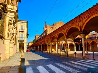 The historic and artistic beautiful arches porticoes in Bologna © Elena Skalovskaia