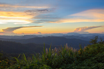 Plakat Impressive scenery during sunset from Kiew Lom viewpoint,Pang Mapa districts,Mae Hong Son,Northern Thailand. 