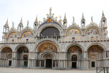 Fototapeta na wymiar Basilica of Saint Mark in Venice in Italy without people during lockdown