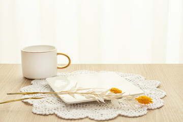 커피와 접시 목업