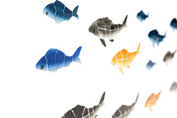 壁を泳ぐタイルの鯉