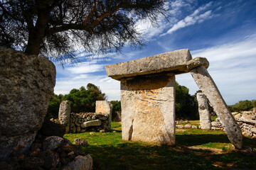 Santuario talayótico de Talatí de dalt, recinto de Taula. Migjorn.Menorca.Baleares.España. © Tolo
