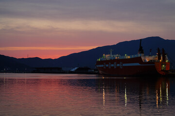 Fototapeta premium sunset on the lake