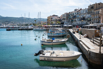 Bateaux de pêche dans le port de Calvi, Balagne, Corse