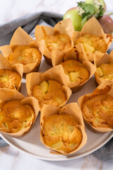 Apple sharlotka muffin