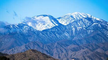 Fototapeta premium Snow in the Sierra Nevada Mountains