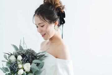ウェディングドレスを着た花嫁