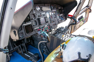 Cabina di pilotaggio di elicottero © Franco Visintainer