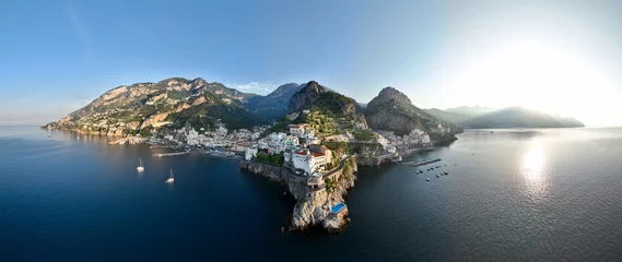 Photo sur Plexiglas Plage de Positano, côte amalfitaine, Italie View from above, stunning panoramic view of the villages of Amalfi and Atrani. Amalfi and Atrani are two cities on the Amalfi Coast in the province of Salerno in the Campania region of south Italy.