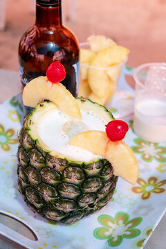 creation of cocktails such as coco loco and pi&ntilde;a colada on the Colombian coast