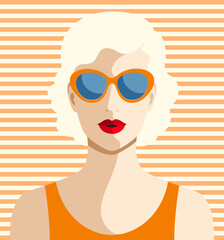 1303_Platinum blonde woman wearing fashionable sunglasses