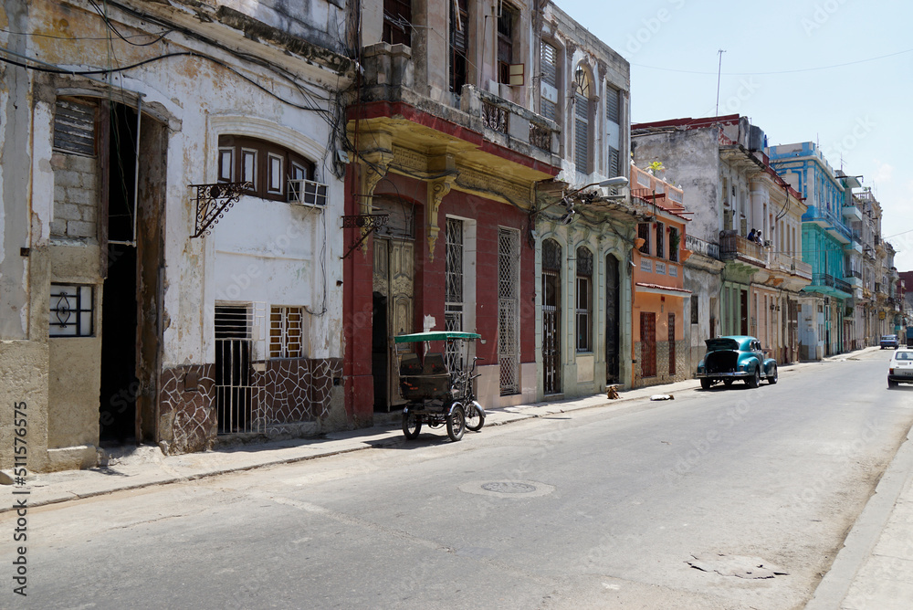 Wall mural colorful oold houses in havana