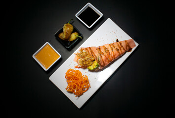 Crepe rosa de pescado empanizado con guarnicion