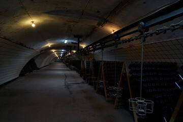 Fototapeta premium An image of a chain conveyor for wine bottles.