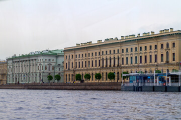 Fototapeta na wymiar Ciudad de San Petersburgo o Saint Petersburg, pais de Rusia o Russia