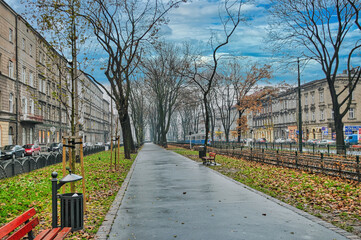 Naklejka premium Footpath in park in Krakow