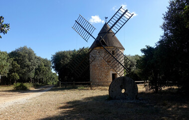 Le moulin de La Capelle-et-Masmolène