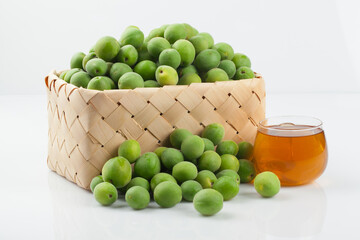 매실 ,초록색, 자연, 음식, 매실주, 매실액기스, 식물 ,과일, 건강 ,열매 ,싱싱함, 연두색, 효소, plum, green, nature ,food ,fruit ,fresh ,japaneseapricot ,식재료, 요리, cook, meal, dishes ,food, reserves