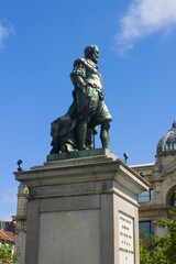 Fototapeta na wymiar Monument to Peter Paul Rubens on the Groenplaats in Antwerp, Belgium 