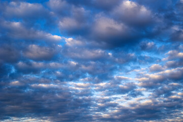 Fototapeta premium Beautiful sky for backgrounds with clouds 