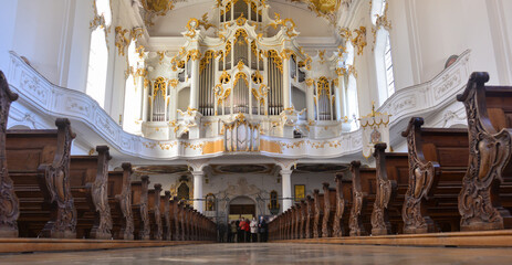 Innenansicht Klosterkirche Roggenburg , Chorherrenstift des Prämonstratenserordens in Roggenburg...