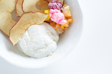 Vanilla Ice-cream and Dried apple slices with honey