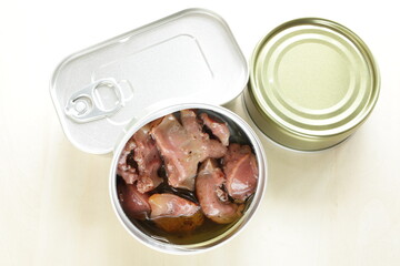 Canned food, grilled black pepper and gizzard