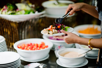 scooping the food, catering, dinner time
