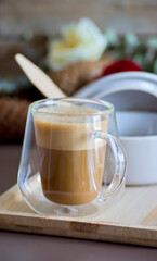 Café con leche con fondo rústico