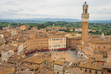 Fototapeta na wymiar Piazza del Campo, Siena, dall'alto
