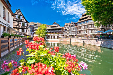 Fototapeta na wymiar Town of Strasbourg canal and historic architecture in historic Little French quarters