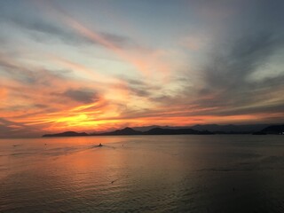 pôr-do-sol, céu, mar, molhar, sol, natureza, nascer do sol, oceano, escurecer, escurecer, paisagem, praia, horizonte, laranja, anoitecer, soiree, lago, vermelho, luz solar, bela, azul, cor, crepuscula