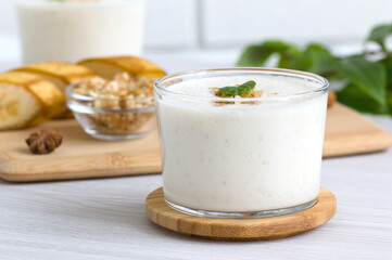 milkshake with walnuts and bananas. healthy eating