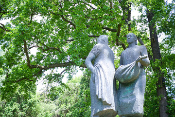 Statue - Kunst - Statues - Sculpture - City - Park - High quality photo