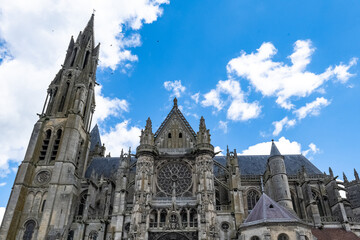 Fototapeta na wymiar Senlis, medieval city in France, the Notre-Dame cathedral