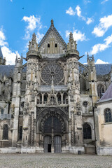 Obraz premium Senlis, medieval city in France, the Notre-Dame cathedral