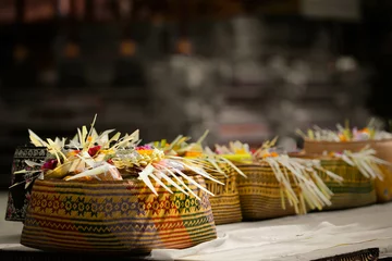 Küchenrückwand glas motiv ceremony in bali using banten © gunawan_
