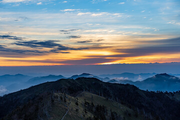 Obraz na płótnie Canvas sunrise over mountains
