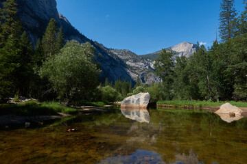 Fototapeta na wymiar Mirror Lake, Yosemite National Park, El Portal, CA