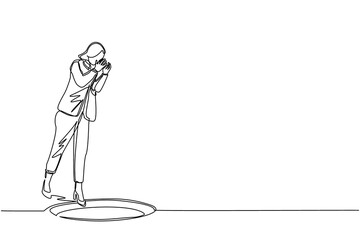 Single continuous line drawing businesswoman scream into pit hole. Woman wondering, looking at big hole, business concept in opportunity, exploration or challenge. One line draw graphic design vector