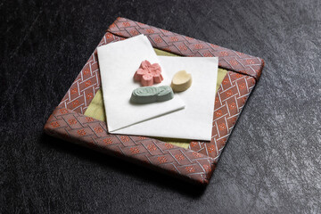 和菓子と抹茶　Japanese sweets (wagashi) and matcha 