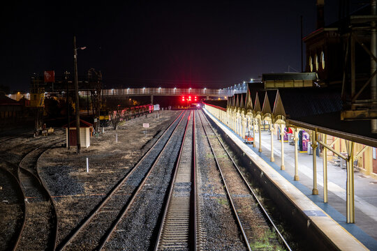 railway station at night albury