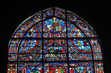 vitrail de la cathédrale de Chartres en France
