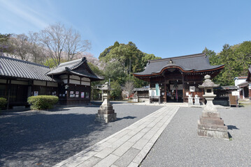 三尾神社　境内　滋賀県大津市園城寺町