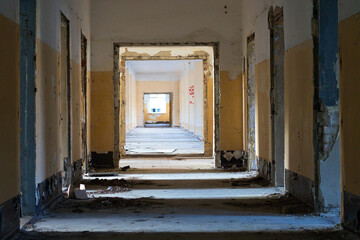 Verlassen Bauwerk  - Beatiful Decay - Verlassener Ort - Urbex / Urbexing - Lost Place - Artwork - Creepy - High quality photo