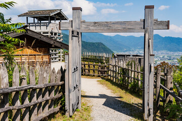 荒砥城の冠木門【戦国時代の史跡】／日本長野県【千曲市城山史跡公園】