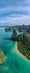 Crédence de cuisine en verre imprimé Railay Beach, Krabi, Thaïlande Railay Beach Krabi Thailand, the tropical beach of Railay Krabi, Drone aerial view of Panoramic view of idyllic Railay Beach in Thailand with a huge limestone rocks from above with drone
