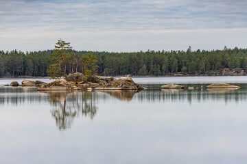 Fototapeta na wymiar Seen, Teiche und Weiher im Tiveden Nationalpark in Schweden